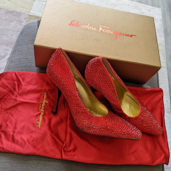 Salvatore Ferragamo: Swarovski Crystals (Marilyn Monroe Heels) - Picture 5 of 14